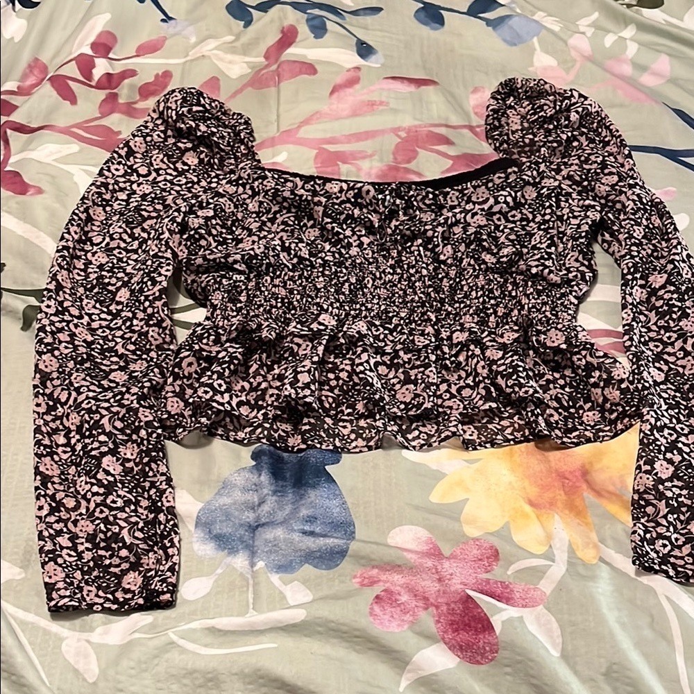 Ultra feminine floral long sleeve crop